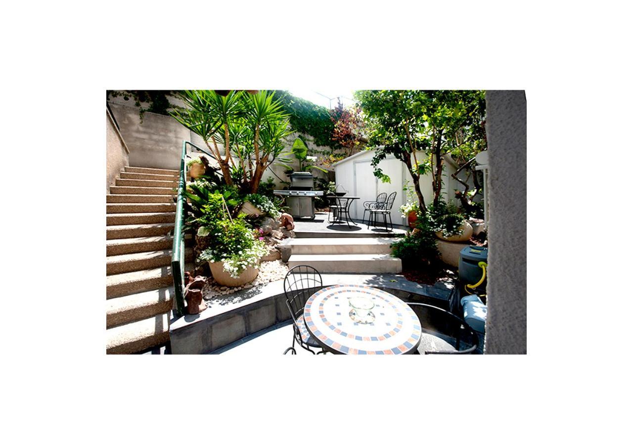 Boutique Apartment "Facing The Sea" Haifa Exteriör bild